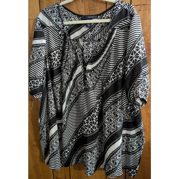 Denim 24/7 Plus Size 4X 26W Womens Pullover Top Shirt Black Grey White Sheer - Picture 1 of 3